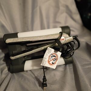 CHI Silver Hair Styling Tool with USB